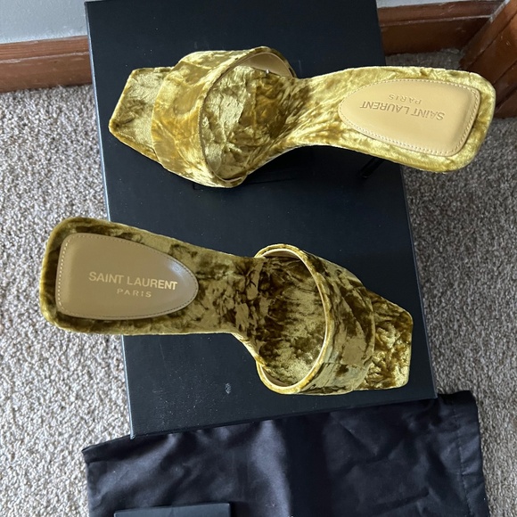Saint Laurent velvet mules - Picture 3 of 7